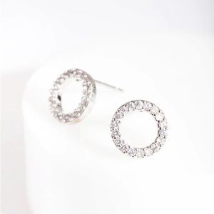 Louvisa Circle Stud- Sparkling Silver Earrings